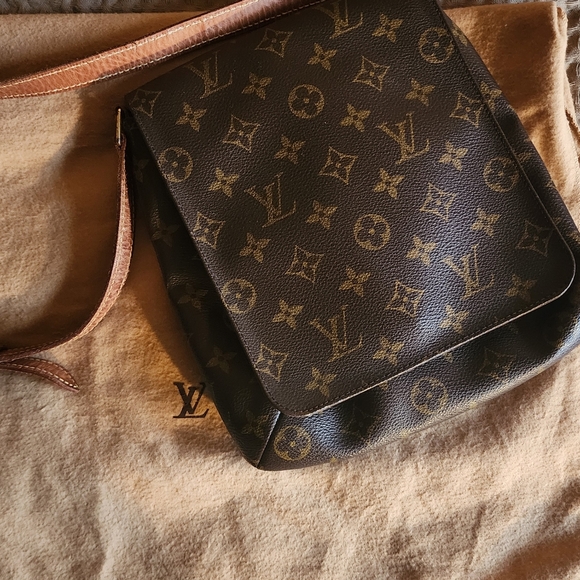 Louis Vuitton Musette Salsa Short Strap Flap Bag Very Clean in Good Condition - Picture 1 of 5